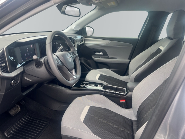 Fahrzeugabbildung Opel Mokka Elegance Digitales Cockpit LED Apple CarPlay Android Auto Musikstreaming DAB Ambientebeleuchtung
