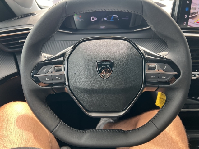 Fahrzeugabbildung Peugeot 208 Hybrid 110 Allure Navi Digitales Cockpit 360 Kamera LED Apple CarPlay Android Auto