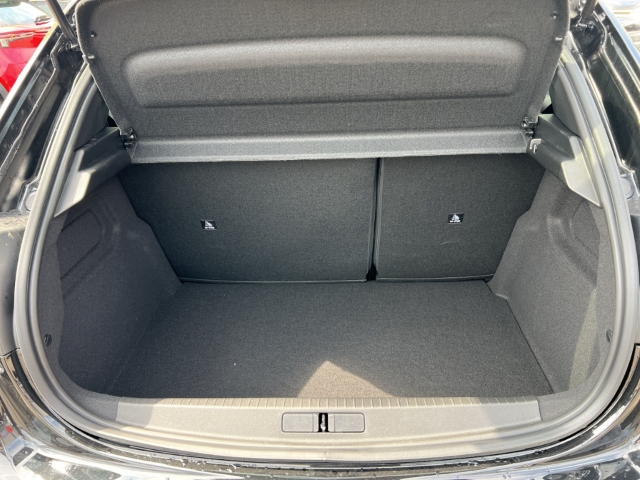 Fahrzeugabbildung Peugeot 208 Hybrid 110 Allure Navi Digitales Cockpit 360 Kamera LED Apple CarPlay Android Auto