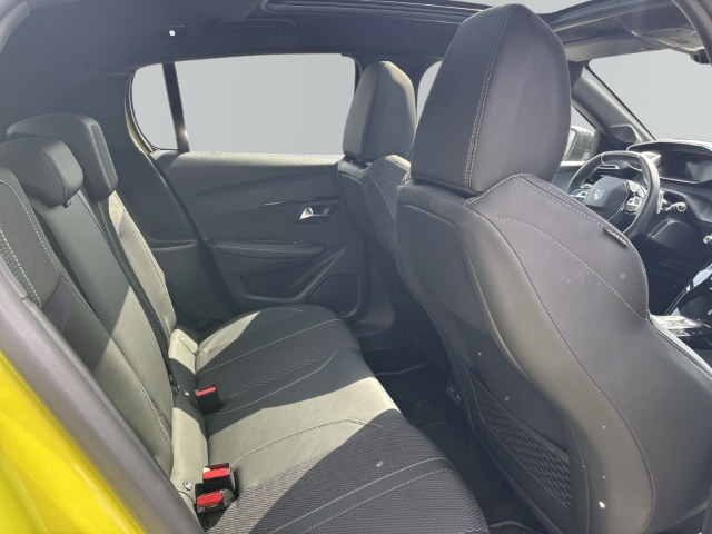 Fahrzeugabbildung Peugeot 208 Hybrid 136 GT Panorama LED Apple CarPlay Android Auto Fahrerprofil DAB Ambientebeleuchtung