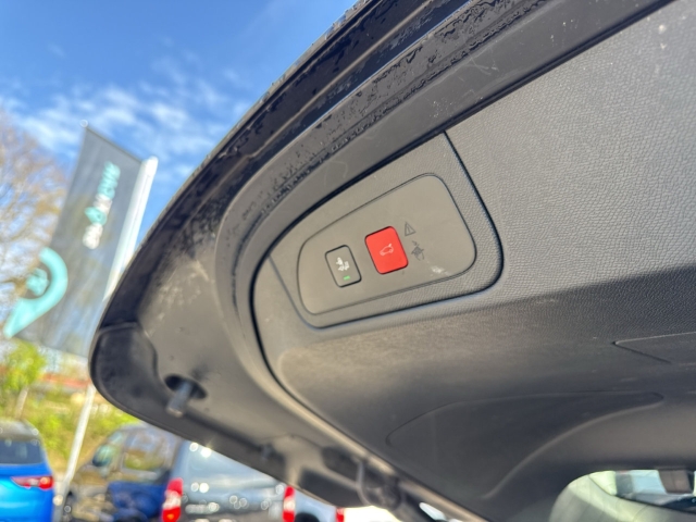 Fahrzeugabbildung DS Automobiles DS7 E-Tense Performance Line + 4x2 Digitales Cockpit Soundsystem LED Klimaautom