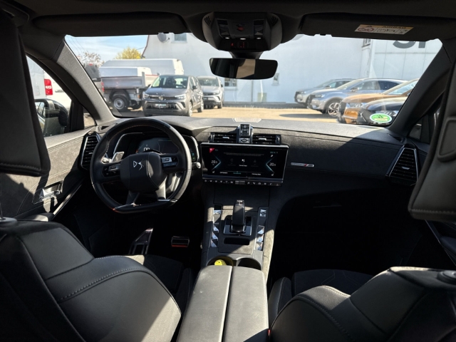 Fahrzeugabbildung DS Automobiles DS7 E-Tense Performance Line + 4x2 Digitales Cockpit Soundsystem LED Klimaautom