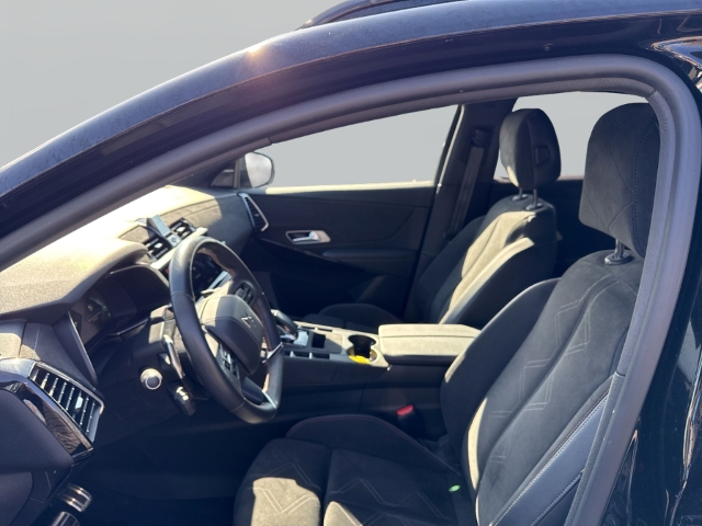 Fahrzeugabbildung DS Automobiles DS7 E-Tense Performance Line + 4x2 Digitales Cockpit Soundsystem LED Klimaautom