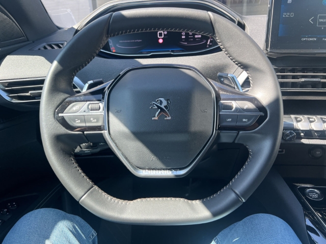 Fahrzeugabbildung Peugeot 3008 Allure Pack Navi Digitales Cockpit LED ACC El. Heckklappe 2-Zonen-Klimaautom