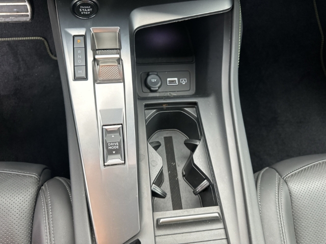 Fahrzeugabbildung Peugeot 308 SW GT El. Panodach Navi Leder Memory Sitze Massagesitze LED Blendfreies Fernl.