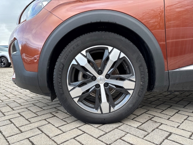 Fahrzeugabbildung Peugeot 3008 Allure Navi Digitales Cockpit 360 Kamera El. Heckklappe 2-Zonen-Klimaautom DAB