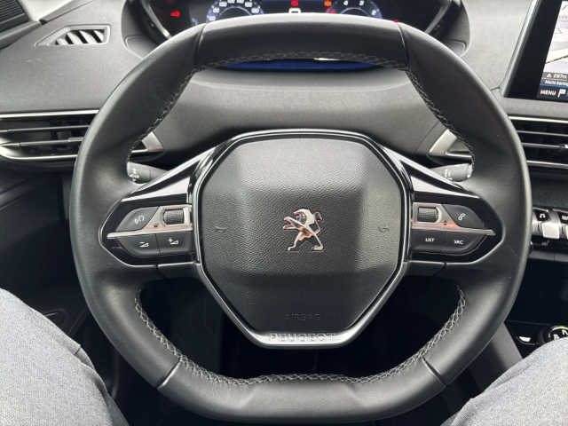 Fahrzeugabbildung Peugeot 3008 Allure Navi Digitales Cockpit 360 Kamera El. Heckklappe 2-Zonen-Klimaautom DAB