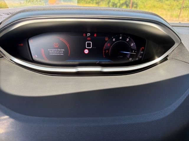Fahrzeugabbildung Peugeot 3008 GT Panodach Navi Digitales Cockpit 360 Kamera LED ACC El. Heckklappe Apple CarPlay - mit KI generiert/bearbeitet
