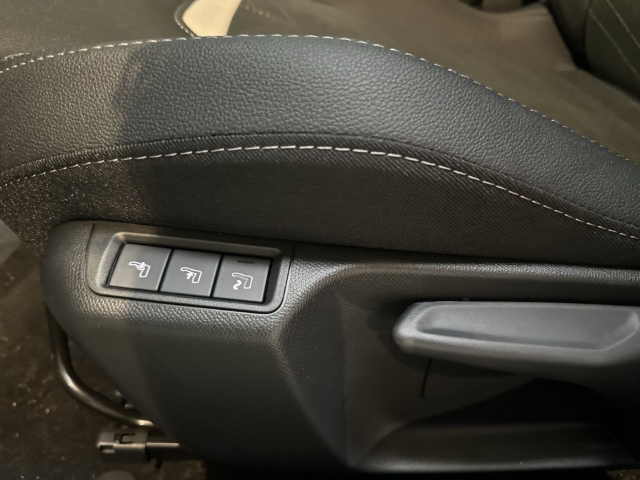 Fahrzeugabbildung Opel Corsa GS Navi LED ACC Apple CarPlay Android Auto Klimaautom Musikstreaming DAB Ambientebeleuchtung