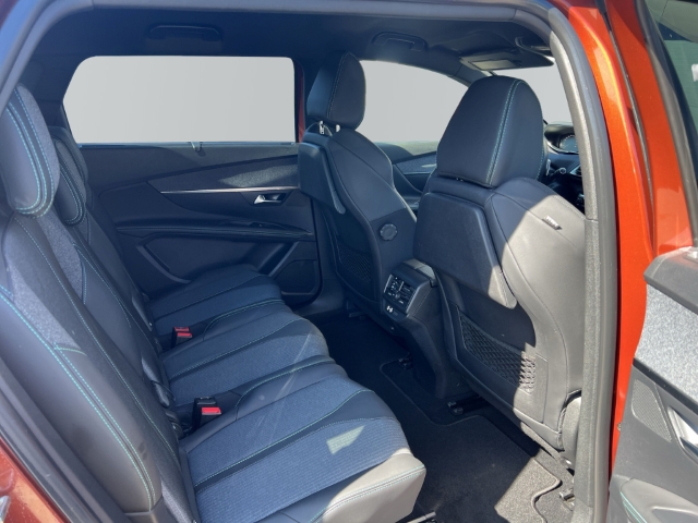 Fahrzeugabbildung Peugeot 5008 Hybrid Allure Pack Navi Digitales Cockpit LED 2-Zonen-Klimaautom DAB Ambientebeleuchtung