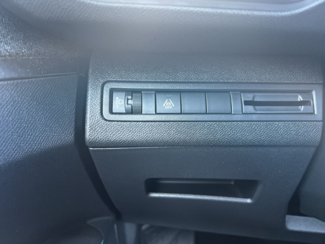Fahrzeugabbildung Peugeot 5008 Hybrid Allure Pack Navi Digitales Cockpit LED 2-Zonen-Klimaautom DAB Ambientebeleuchtung