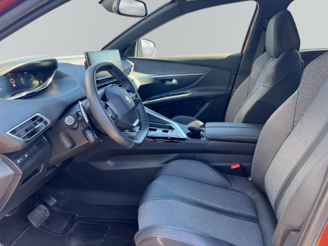 Fahrzeugabbildung Peugeot 5008 Hybrid Allure Pack Navi Digitales Cockpit LED 2-Zonen-Klimaautom DAB Ambientebeleuchtung