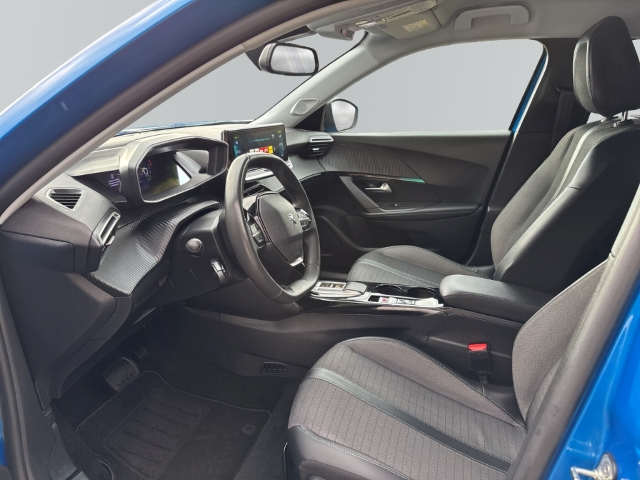 Fahrzeugabbildung Peugeot e-2008 Allure Pack Elektro Navi Digitales Cockpit LED Apple CarPlay Android Auto Klimaautom