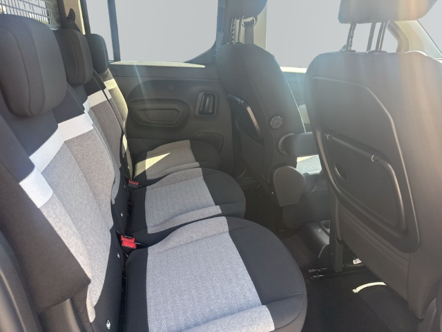 Fahrzeugabbildung Citroen Berlingo MPV Plus M Blue Hdi 130 S&S EAT8