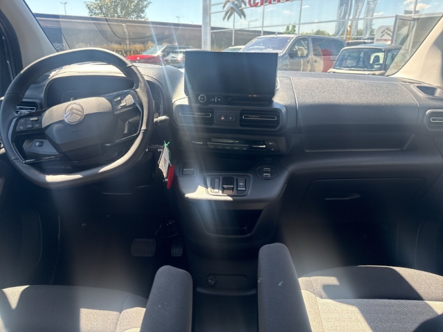 Fahrzeugabbildung Citroen Berlingo MPV Plus M Blue Hdi 130 S&S EAT8