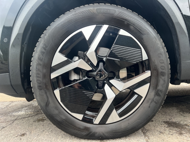 Fahrzeugabbildung Peugeot 2008 GT El. Panodach Navi Leder 360 Kamera Massagesitze LED ACC Apple CarPlay Android Auto