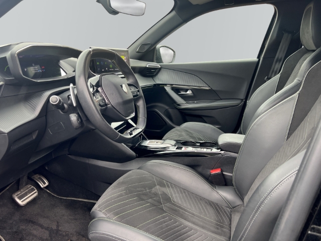 Fahrzeugabbildung Peugeot 2008 GT El. Panodach Navi Leder 360 Kamera Massagesitze LED ACC Apple CarPlay Android Auto