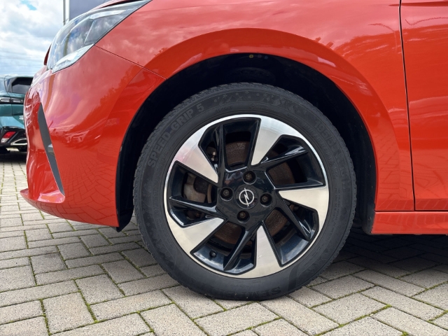 Fahrzeugabbildung Opel Corsa Electric Elegance LED Apple CarPlay Android Auto Klimaautom Musikstreaming DAB