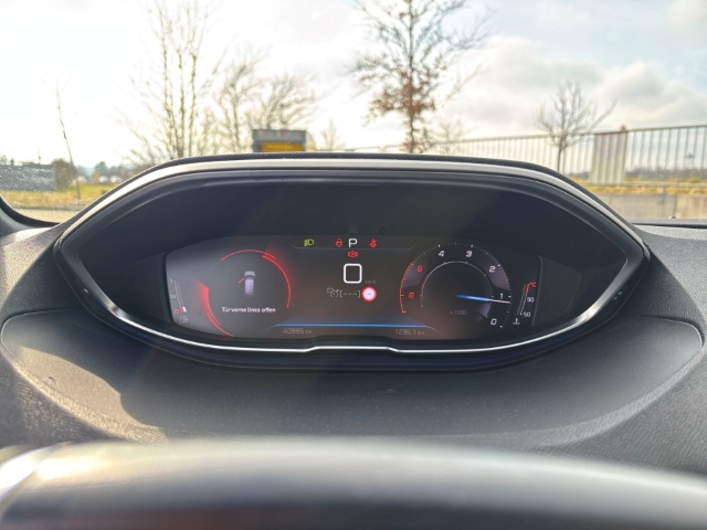 Fahrzeugabbildung Peugeot 3008 GT Navi Digitales Cockpit Soundsystem LED ACC 2-Zonen-Klimaautom Fahrerprofil