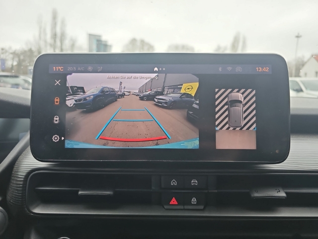 Fahrzeugabbildung Jeep Avenger Altitude 1.2 100 PS JBL Navi RFK LED El. Heckklappe Apple CarPlay Android Auto Klimaautom