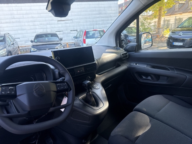 Fahrzeugabbildung Citroen Berlingo Kasten XL Hdi 100 - mit KI generiert/bearbeitet