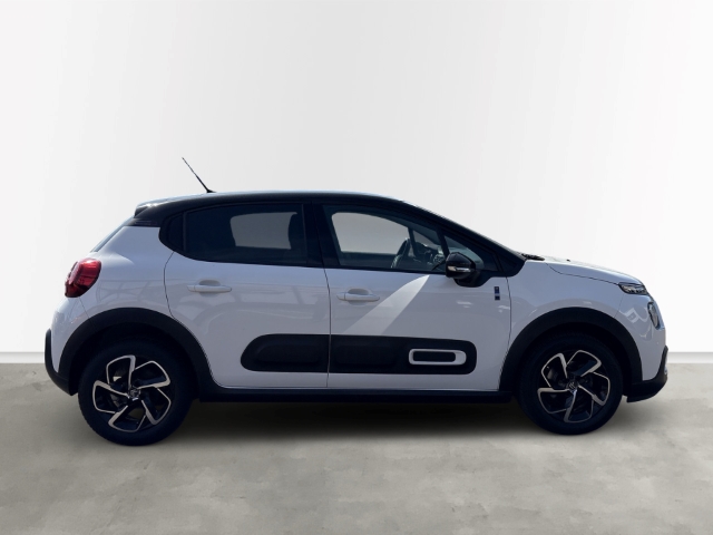Fahrzeugabbildung Citroen C3 Aircross Shine Navi Apple CarPlay Android Auto DAB Parklenkass. Totwinkelassistent - mit KI generiert/bearbeitet