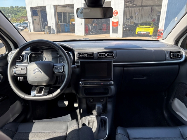 Fahrzeugabbildung Citroen C3 Aircross Shine Navi Apple CarPlay Android Auto DAB Parklenkass. Totwinkelassistent - mit KI generiert/bearbeitet