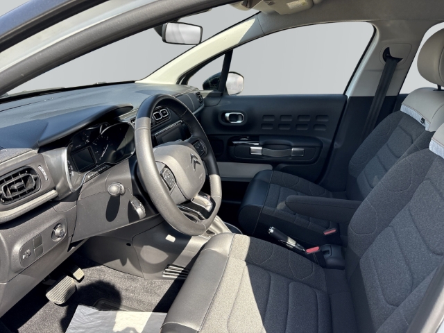 Fahrzeugabbildung Citroen C3 Aircross Shine Navi Apple CarPlay Android Auto DAB Parklenkass. Totwinkelassistent - mit KI generiert/bearbeitet