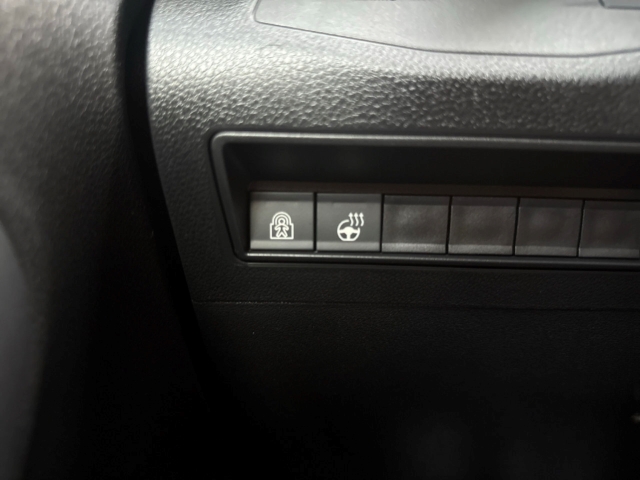 Fahrzeugabbildung Citroen Berlingo MPV Plus XL Blue Hdi 100 - mit KI generiert/bearbeitet