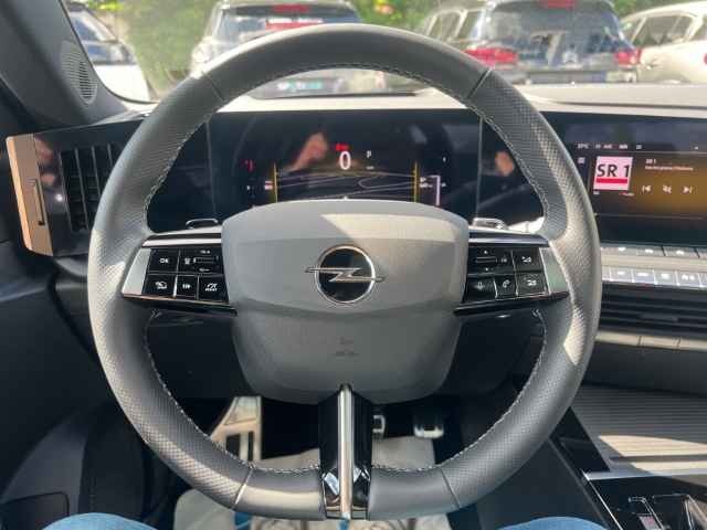 Fahrzeugabbildung Opel Astra L Ultimate HUD El. Panodach Navi Digitales Cockpit 360 Kamera LED Blendfreies Fernl.