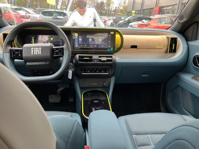 Fahrzeugabbildung Fiat Grande Panda Elektro 83 kW La Prima, RFK, SHZ, Navi, PDC