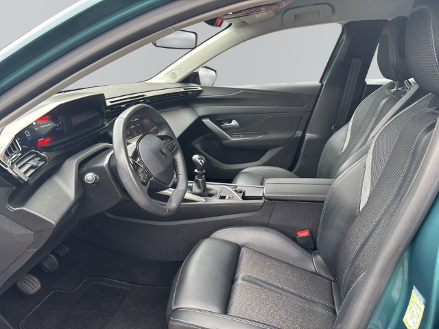 Fahrzeugabbildung Peugeot 308 SW Active Pack 1.2 PureTech Navi Memory Sitze LED 2-Zonen-Klimaautom DAB