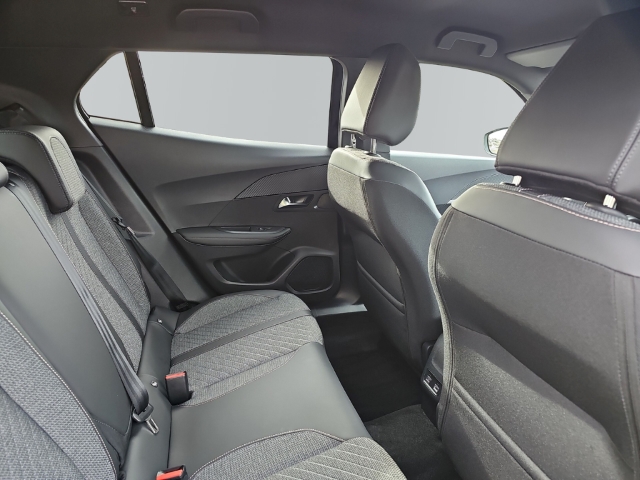 Fahrzeugabbildung Peugeot 2008 Allure LED Apple CarPlay Android Auto Klimaautom Musikstreaming DAB Spurhalteass.