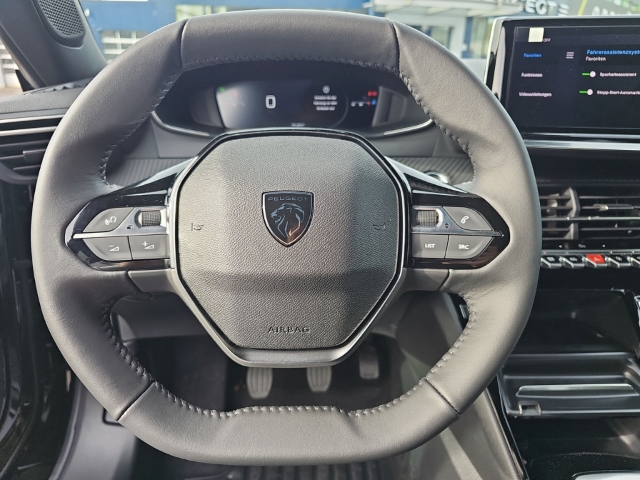 Fahrzeugabbildung Peugeot 2008 Allure LED Apple CarPlay Android Auto Klimaautom Musikstreaming DAB Spurhalteass.
