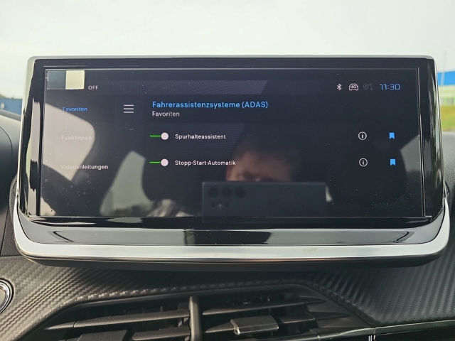 Fahrzeugabbildung Peugeot 2008 Allure LED Apple CarPlay Android Auto Klimaautom Musikstreaming DAB Spurhalteass.