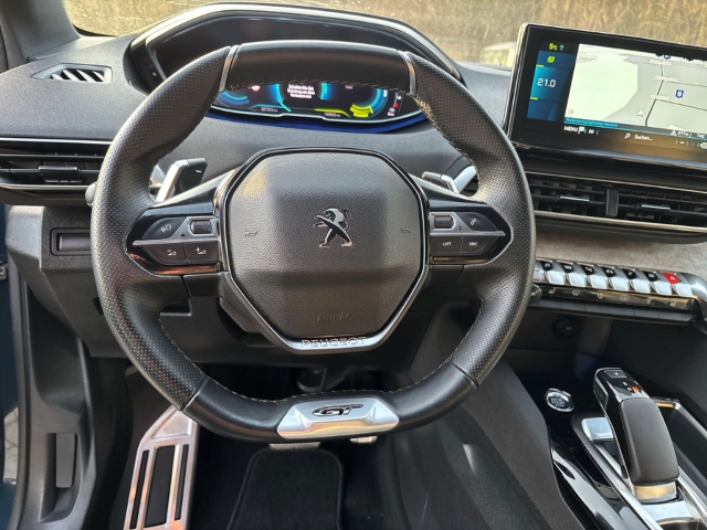 Fahrzeugabbildung Peugeot 3008 Hybrid 225 GT AHK Navi Digitales Cockpit 360 Kamera LED ACC 2-Zonen-Klimaautom