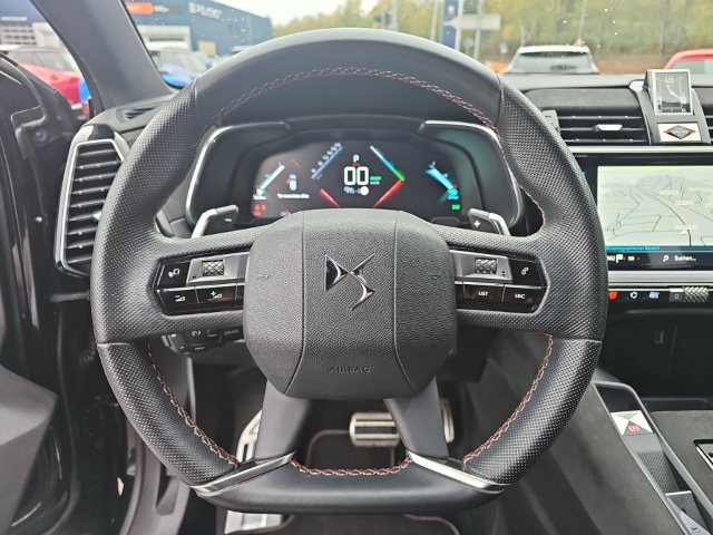 Fahrzeugabbildung DS Automobiles DS7 Crossback E-Tense 4x4 Performance Line Hybrid EU6d Navi Nachtsichtass. 360 Kamera - mit KI generiert/bearbeitet