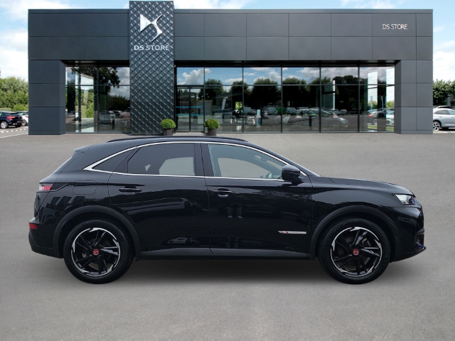 Fahrzeugabbildung DS Automobiles DS7 Crossback E-Tense 4x4 Performance Line Hybrid EU6d Navi Nachtsichtass. 360 Kamera - mit KI generiert/bearbeitet