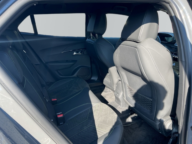 Fahrzeugabbildung Peugeot 2008 GT Navi Leder 360 Kamera Massagesitze LED ACC Klimaautom Fahrerprofil DAB Ambientebeleuchtung