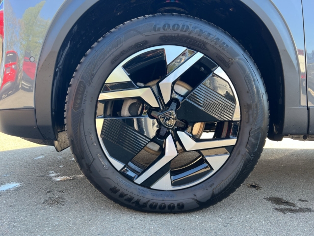 Fahrzeugabbildung Peugeot 2008 GT Navi Leder 360 Kamera Massagesitze LED ACC Klimaautom Fahrerprofil DAB Ambientebeleuchtung
