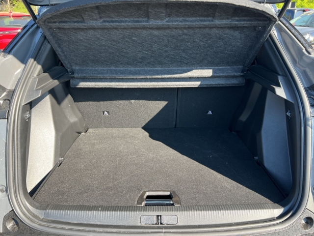 Fahrzeugabbildung Peugeot 2008 GT Navi Leder 360 Kamera Massagesitze LED ACC Klimaautom Fahrerprofil DAB Ambientebeleuchtung