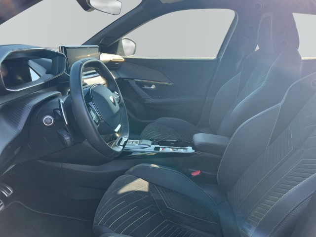 Fahrzeugabbildung Peugeot 2008 GT Navi Leder 360 Kamera Massagesitze LED ACC Klimaautom Fahrerprofil DAB Ambientebeleuchtung