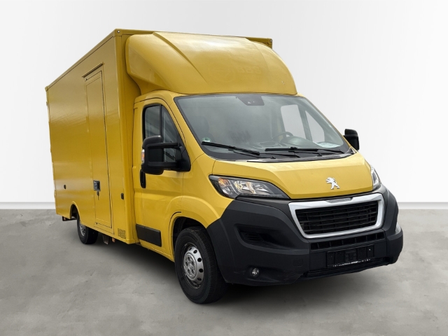 Fahrzeugabbildung Peugeot Boxer Koffer 435 L4 Volumen Edition BlueHDi 165 Stop&Start StandHZG Klimaautom Spurhalteass. - mit KI generiert/bearbeitet