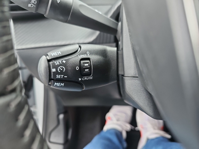Fahrzeugabbildung Peugeot 208 Active 1.2 PureTech Apple CarPlay Android Auto Fahrerprofil Musikstreaming