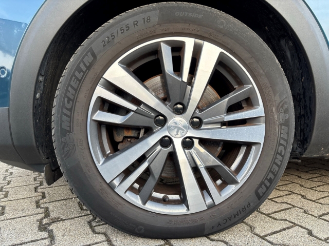 Fahrzeugabbildung Peugeot 3008 Allure Pack PHEV AHK Navi Digitales Cockpit 360 Kamera LED El. Heckklappe
