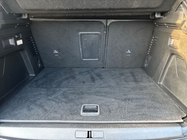 Fahrzeugabbildung Peugeot 3008 Allure Pack PHEV AHK Navi Digitales Cockpit 360 Kamera LED El. Heckklappe