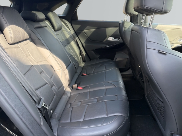 Fahrzeugabbildung DS Automobiles DS7 Opera Panorama Leder Digitales Cockpit Memory Sitze Soundsystem Massagesitze - mit KI generiert/bearbeitet
