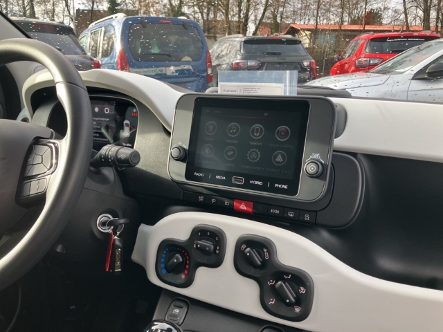 Fahrzeugabbildung Fiat Pandina 1.0 GSE Hybrid 48 kW Cross