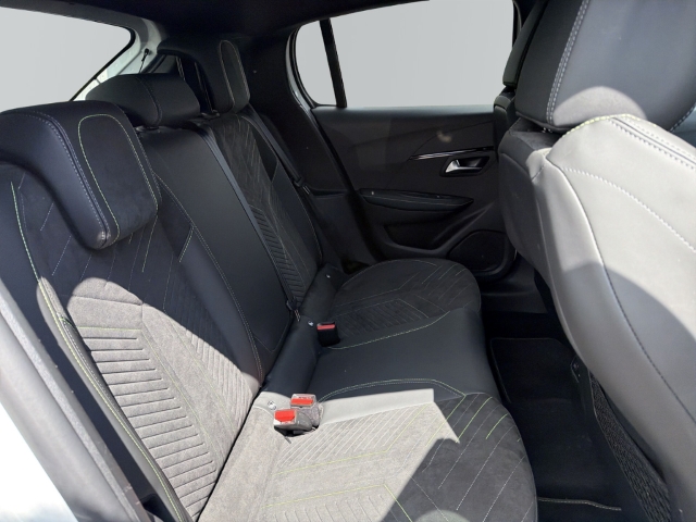 Fahrzeugabbildung Peugeot 208 GT AHK Navi 360 Kamera LED Klimaautom Fahrerprofil DAB Ambientebeleuchtung