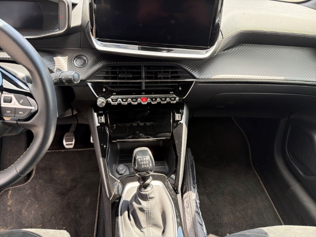 Fahrzeugabbildung Peugeot 208 GT AHK Navi 360 Kamera LED Klimaautom Fahrerprofil DAB Ambientebeleuchtung